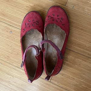 Women’s Jambu size 8-8.5 red comfortable shoes
